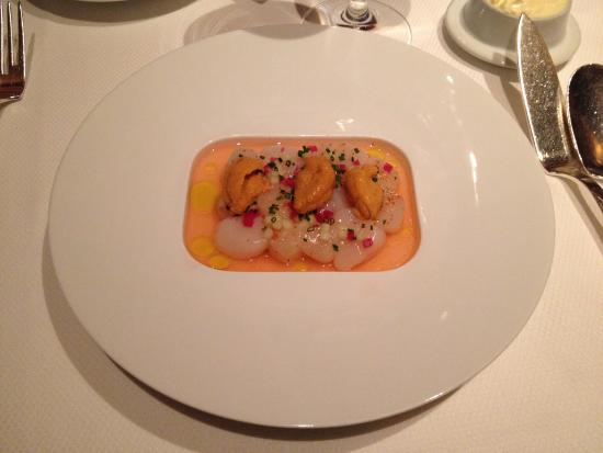 Le Bernardin signature dishes Thinly Sliced Scallop
Poached Halibut
Langoustine